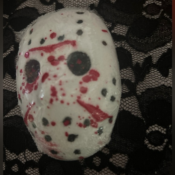 Michael Myers Mask Bath Bomb - Picture 7 of 8